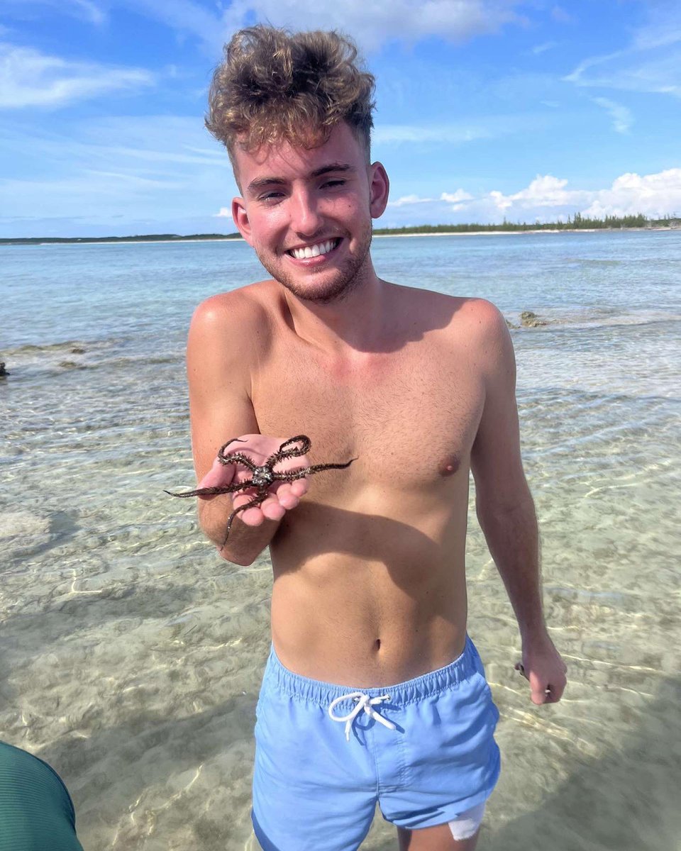 ericaulbach's tweet photo. 4.0 for the semester while wrapping up his studies in the Bahamas!!  My man Jack! https://t.co/iOKXlQ0PDk