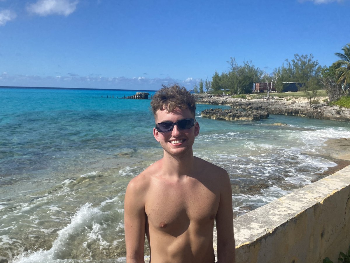 ericaulbach's tweet photo. 4.0 for the semester while wrapping up his studies in the Bahamas!!  My man Jack! https://t.co/iOKXlQ0PDk