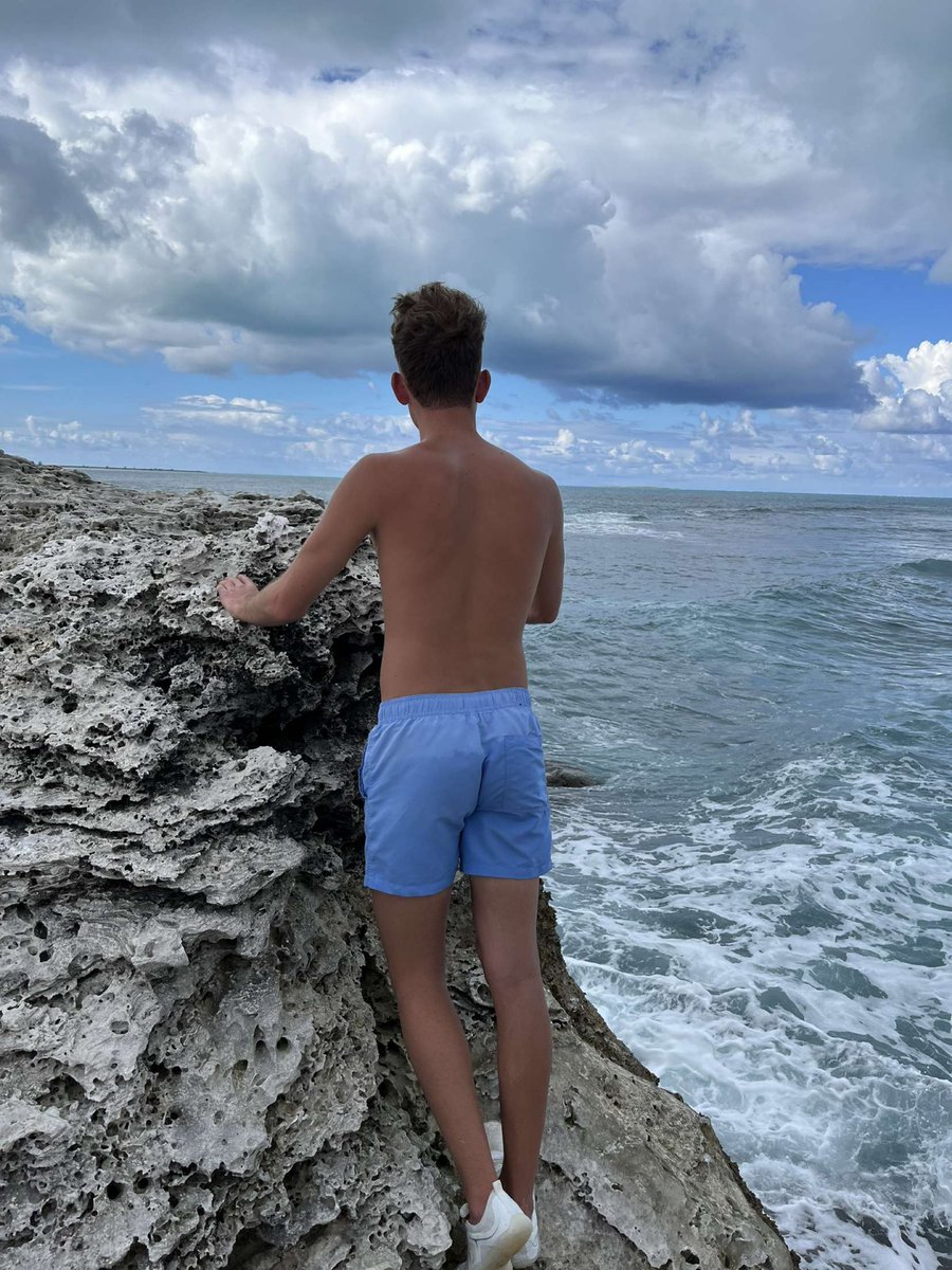 ericaulbach's tweet photo. 4.0 for the semester while wrapping up his studies in the Bahamas!!  My man Jack! https://t.co/iOKXlQ0PDk