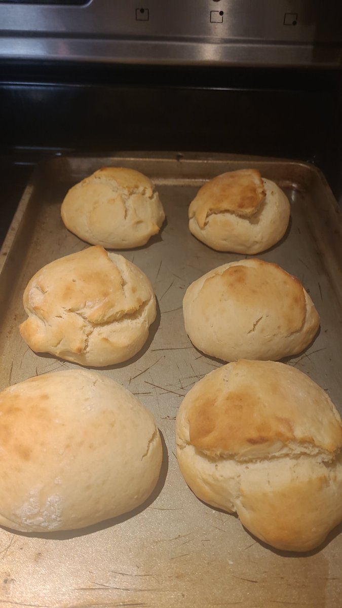 VoiceoverB's tweet image. So i made teriyaki pulled chicken for supper but didn't realize i had no buns!  Puget Sound is a frozen hell hole so no running to the market,  pulled up my britches and attempted a quick treat bread recipe and for the 1st time ever i have made bread! #bread #firsttime