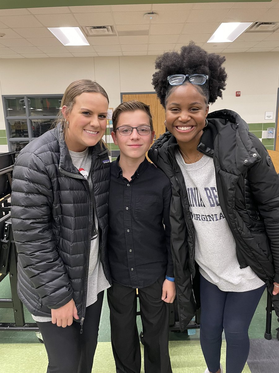 M R S . C O X tweet media