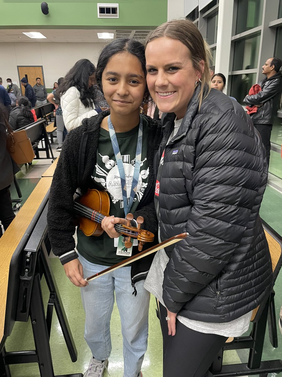 M R S . C O X tweet media