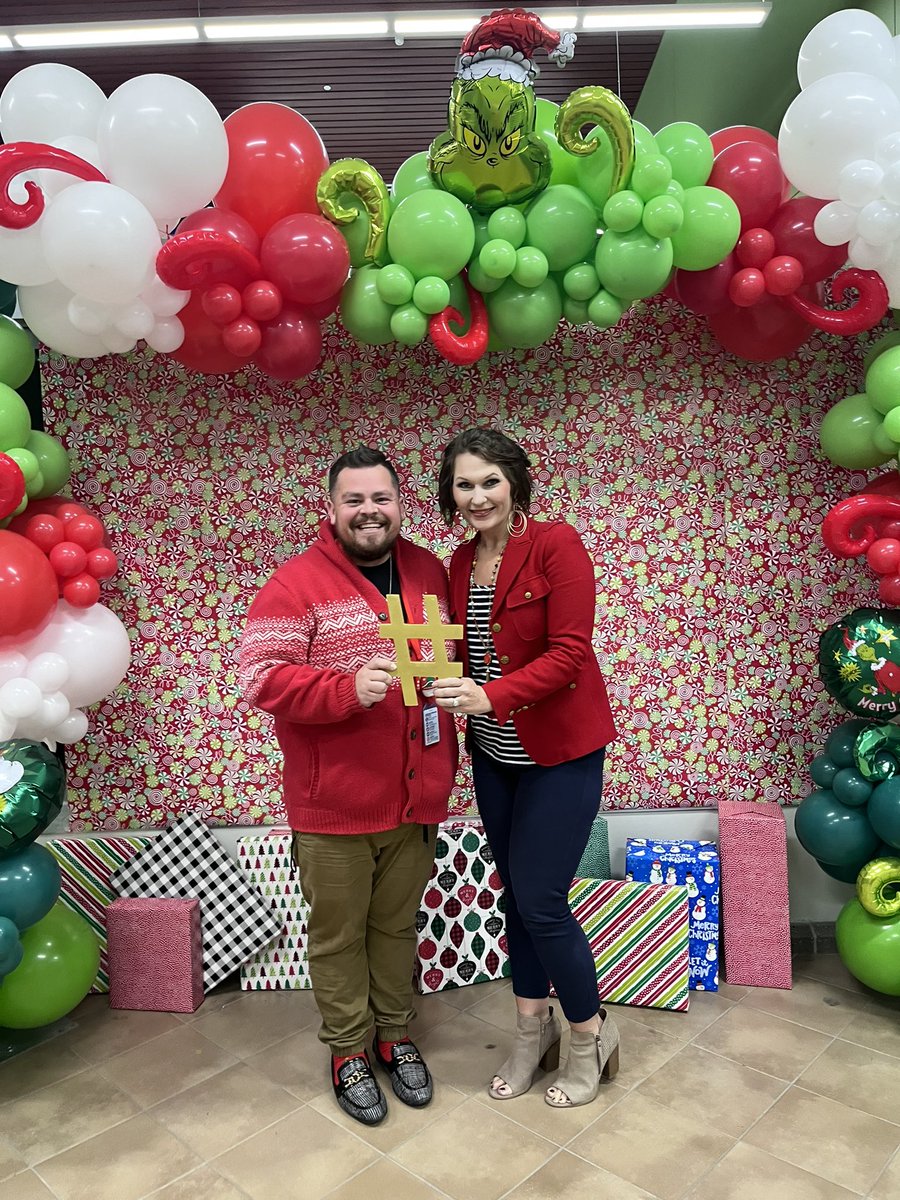KinneyAsh's tweet photo. I’ll be passing the JES golden hashtag to @Angiecpulido1 &amp; @DrDeanGuerra. We have loved having them join in on our Twitter fun! #jeschat #12daystwitter #wisdgreatness https://t.co/XEaVqrEEnH
