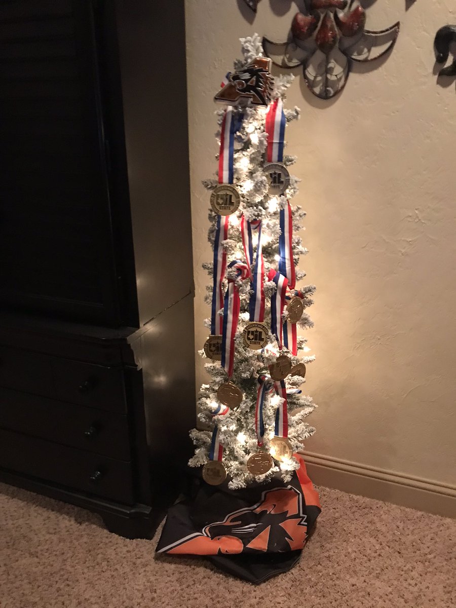 ocrobbyjones's tweet photo. We had to get a bigger Medal Tree. 10 as the OC for Aledo Bearcat Football 2009-2022 and 1 as an Assistant Track Coach for the Munday Mogulettes in 1999.@AledoISD #allinaledo #fu11throttle https://t.co/zyxuCuWMqo