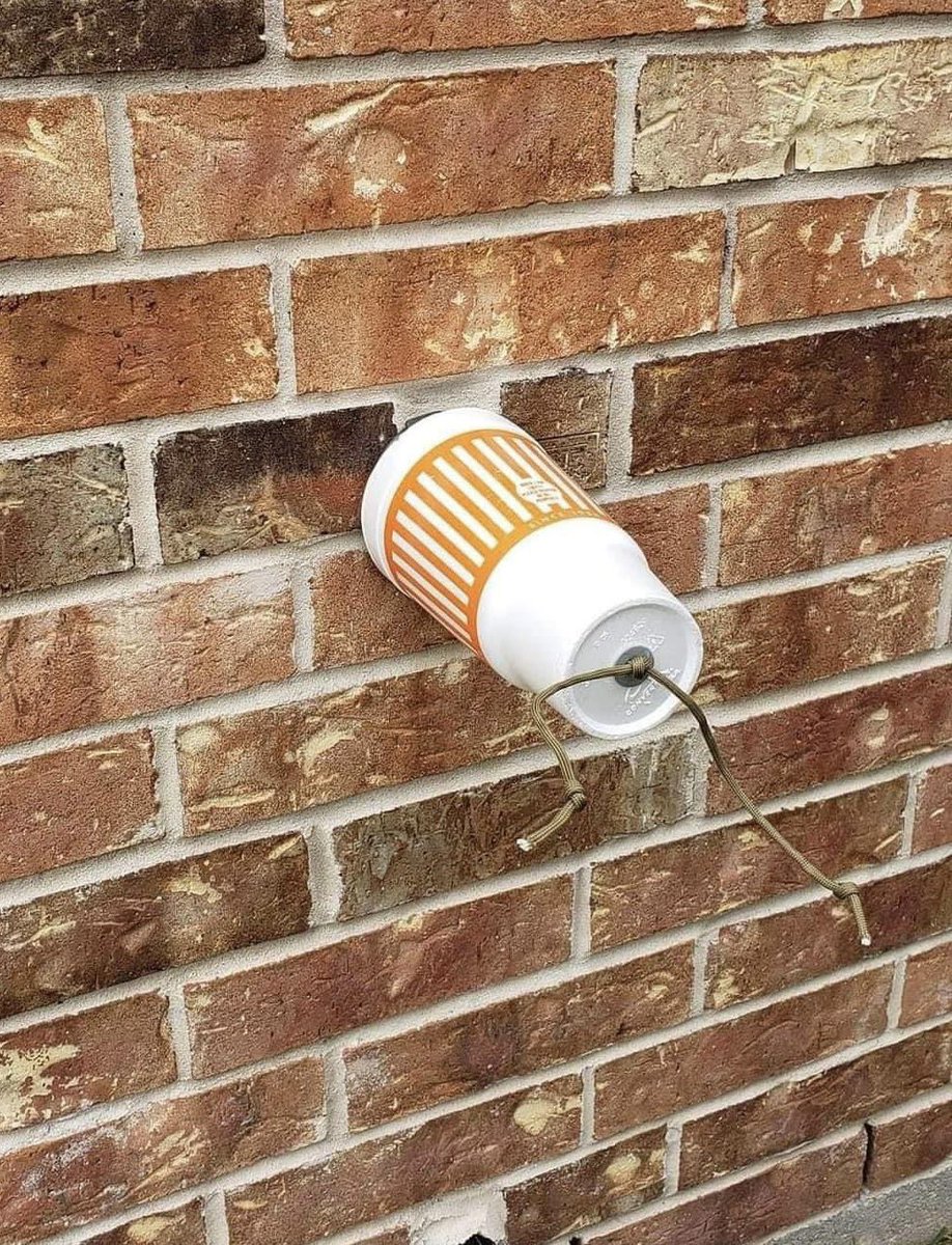 ChrisSuchanWOAI's tweet photo. If stores are sold out of outdoor faucet covers/containers, yes, the large Whataburger cup can work.   
Fill with insulating material &amp; securely fasten.  Better than nothing in arctic freeze in protecting pipes

#txwx https://t.co/U2q53Sniyn