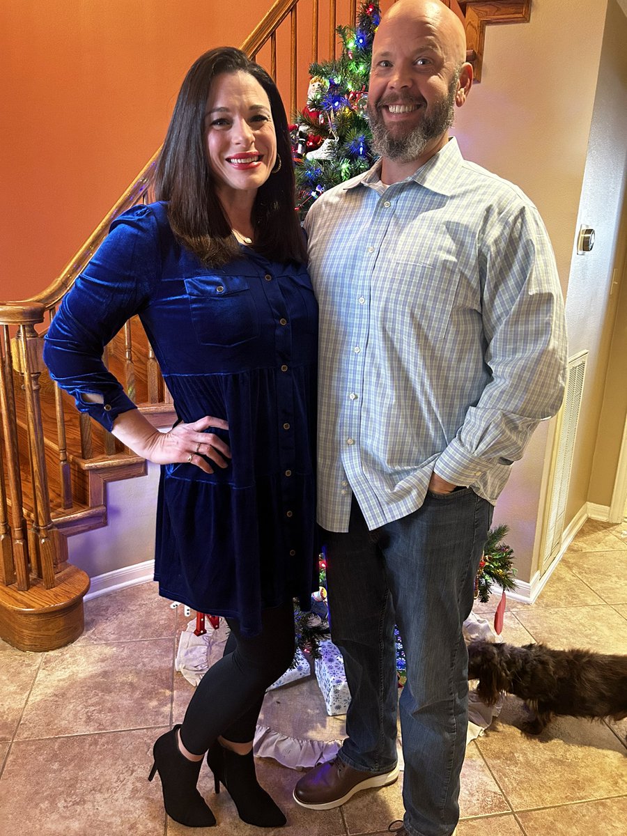 NicciByrd1's tweet image. How it started vs how it’s going. #happyanniversarytous #19yearsdown #alifetimetogo