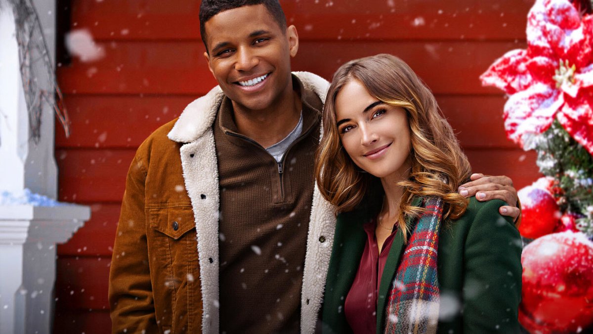 Lifetime's #RecordBreakingChristmas almost makes us give small town living a shot...but only if we can get late-night food delivery. That's going to have to be our dealbreaker. bit.ly/3WjJjk3