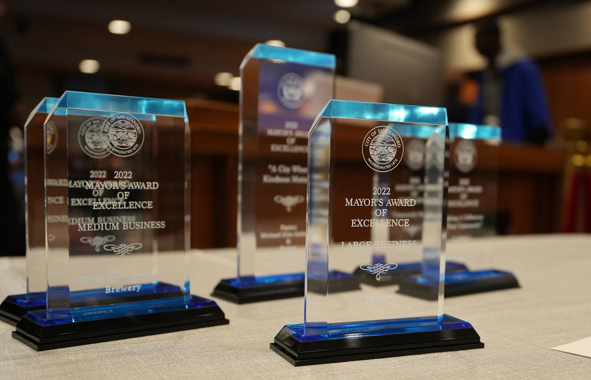 At the Dec 12, 2022 #SanLeandro City Council meeting, the #Mayor and City Council recognized residents and businesses that are giving back to the community with the annual District Leadership Awards and Mayor’s Awards for Excellence. sanleandronext.com/businesses-and…