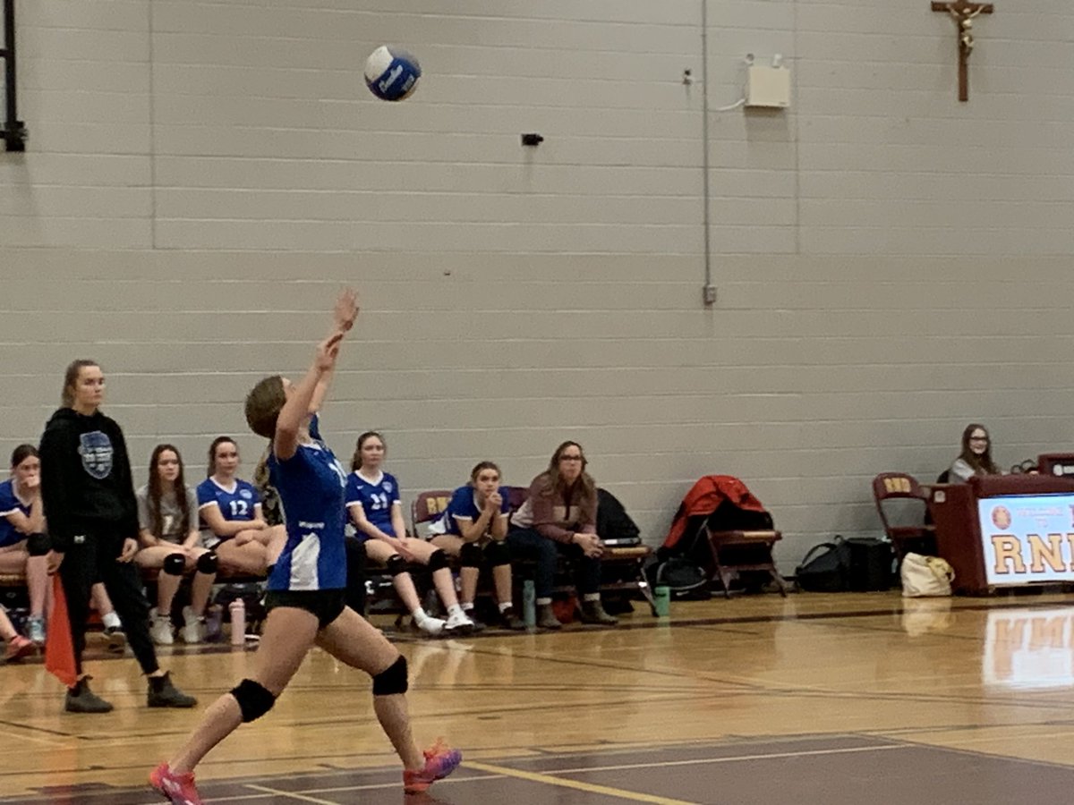 KASSAASports's tweet image. KASSAA Jr. Girls Volleyball action @RNDAthletics vs @KSSAthletics! One game a piece and a tight 3rd is in action right now. #lotsofcheering
