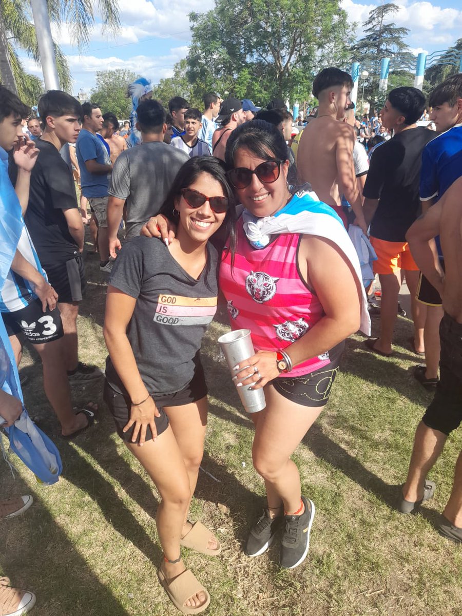 Teniendo una personita como eya simpree esta todo biem tkm mi flaca  <a href="/KikiRomero8/">Kiki🐍</a>