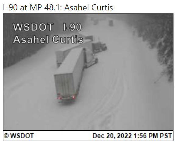 SnoqualmiePass's tweet photo. I-90 remains closed in both directions from North Bend (MP 34) to Ellensburg (MP 106). This will be an extended closure lasting several hours. The challenges crews are facing include clearing multiple blocking collisions in blizzard like conditions with limited tow trucks. https://t.co/cUI7sOzuSe