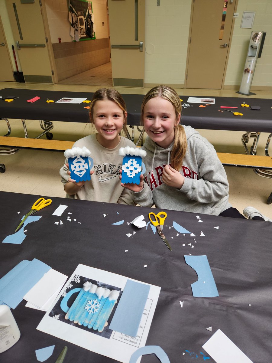 MsHenderson_RMS's tweet photo. Our Young Educators Rising club did a fantastic job leading a winter craft session for their peers today! ❄️⛄️ @mps_russell https://t.co/8myUCpr9eI