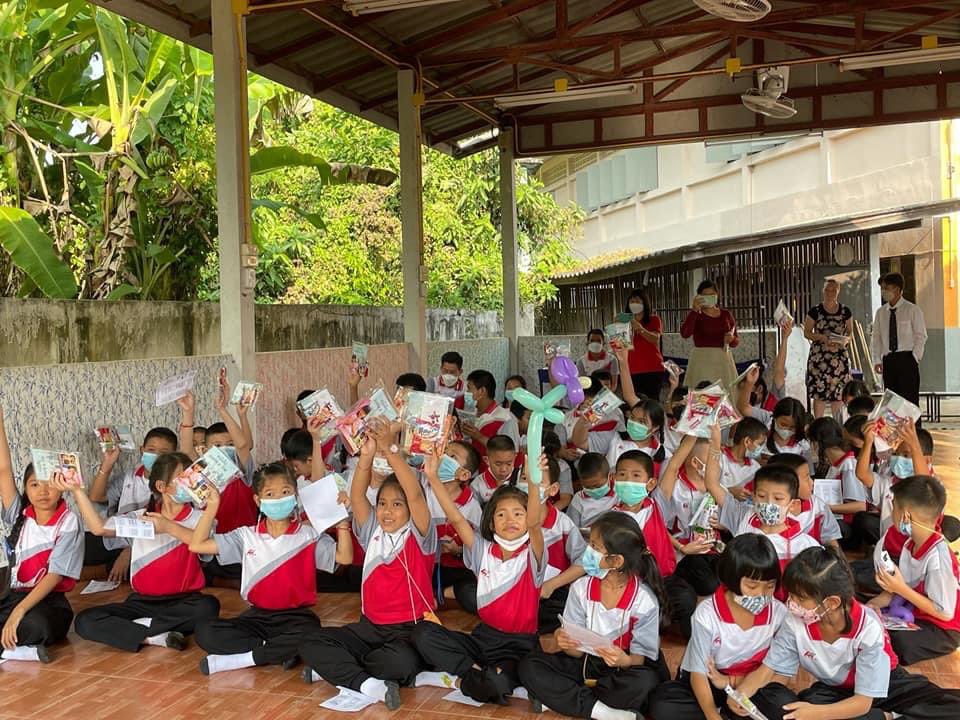 bestmissions's tweet photo. Many churches in Thailand doing special Christmas outreaches. Thankful BEST Missions is able to help provide John and Romans for these. https://t.co/Pwhegbn8jn