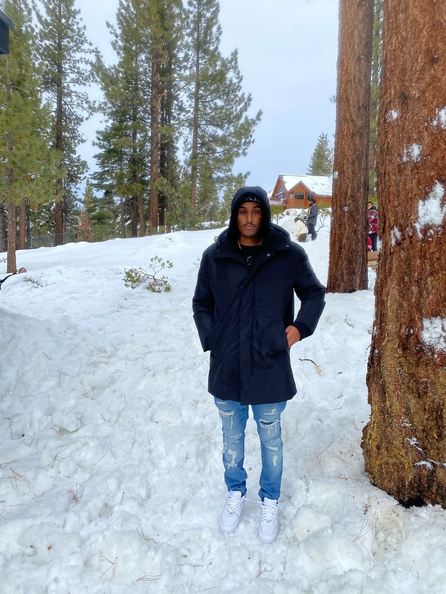 thelifeofa_P's tweet photo. ❄️⚔️ https://t.co/rWZTTf0RRw