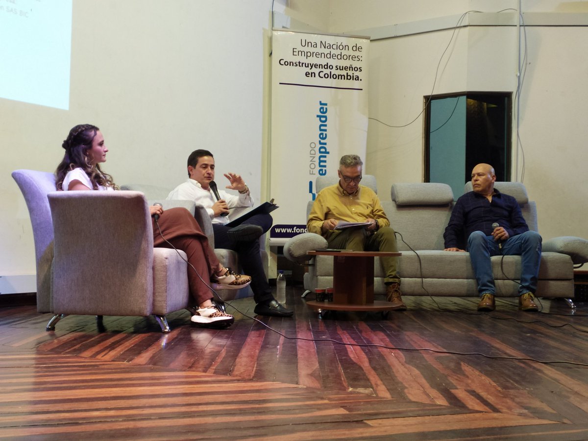 SENAQuindio's tweet photo. Dentro de la agenda de la convocatoria cerrada del Fondo Emprender para el departamento de #Quindío se realiza el conversatorio "fortalecimiento el emprendimiento quindiano"
Emprendedores presentan sus experiencias ante el público. https://t.co/04gbDdYkBh