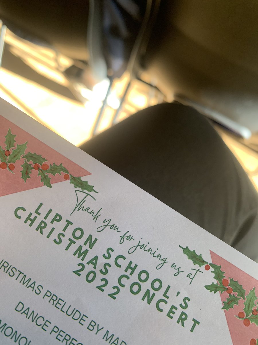ErinLindenbach's tweet photo. So appreciative for @SchoolLipton staff for helping me out today & letting me share in their holiday celebrations! #turkeylunch #christmasconcert #flattire #saskweather https://t.co/VjiHoM9WN1