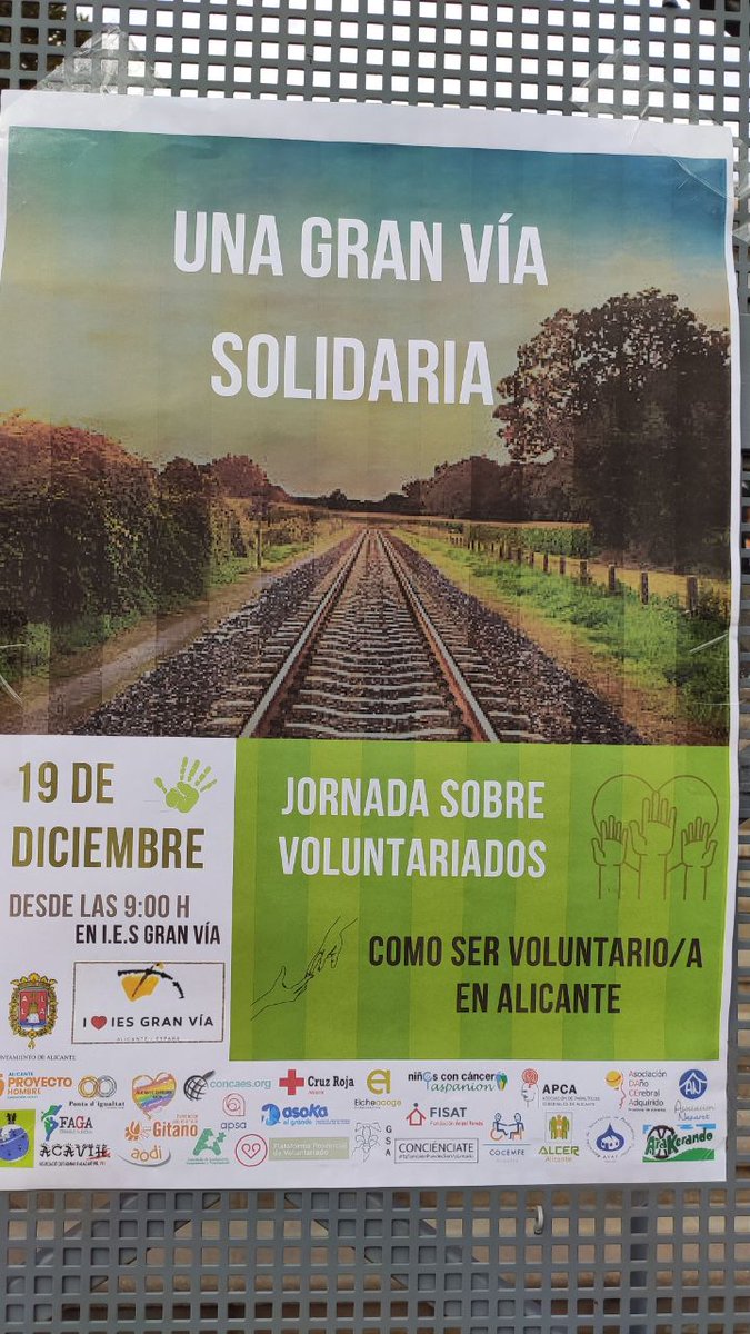 IES_Gran_Via's tweet photo. 19-diciembre celebramos una jornada sobre #voluntariado. Más de 20 entidades sociales nos acompañaron. Gracias. https://t.co/kIHqCC8Xu8