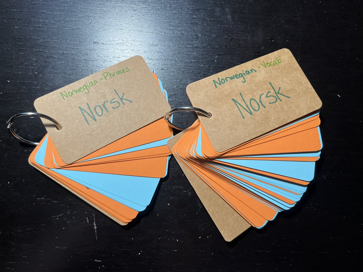 The best way to teach students good study skills is to model them yourself! It’s a little old-fashioned, but it works for me. Bonus: These can travel where phones can’t go! #learning #education #studyskills