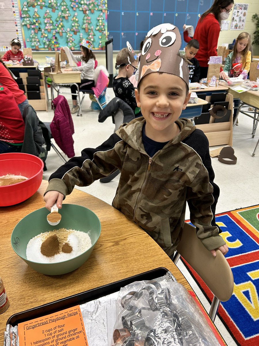 Mrs_Casaletto's tweet photo. We had a busy, gingerbread-filled day! We adopted gingerbread babies, made baby books and homes for them, and made gingerbread play doh! 5 more sleeps until Christmas! 🎅🏻🎄 @CCSPrincipal #laceypop #ccspride #firstgradeisthebestgrade https://t.co/pDsRwkcJZD