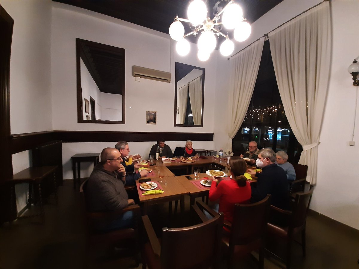 VctorHerrero5's tweet photo. ✔Aquest vespre la #JuntaRectora del @CLxR_Vilafranca hem fet la darrera reunió del 2022. Hem finalitzat amb un sopar a una de les sales de l'extraordinari #LAgrícol. 
#BonNadal a tothom! 🍾🥂 @ConsellRep @ARepresentants #Catalunya https://t.co/ajOZL9ujnv