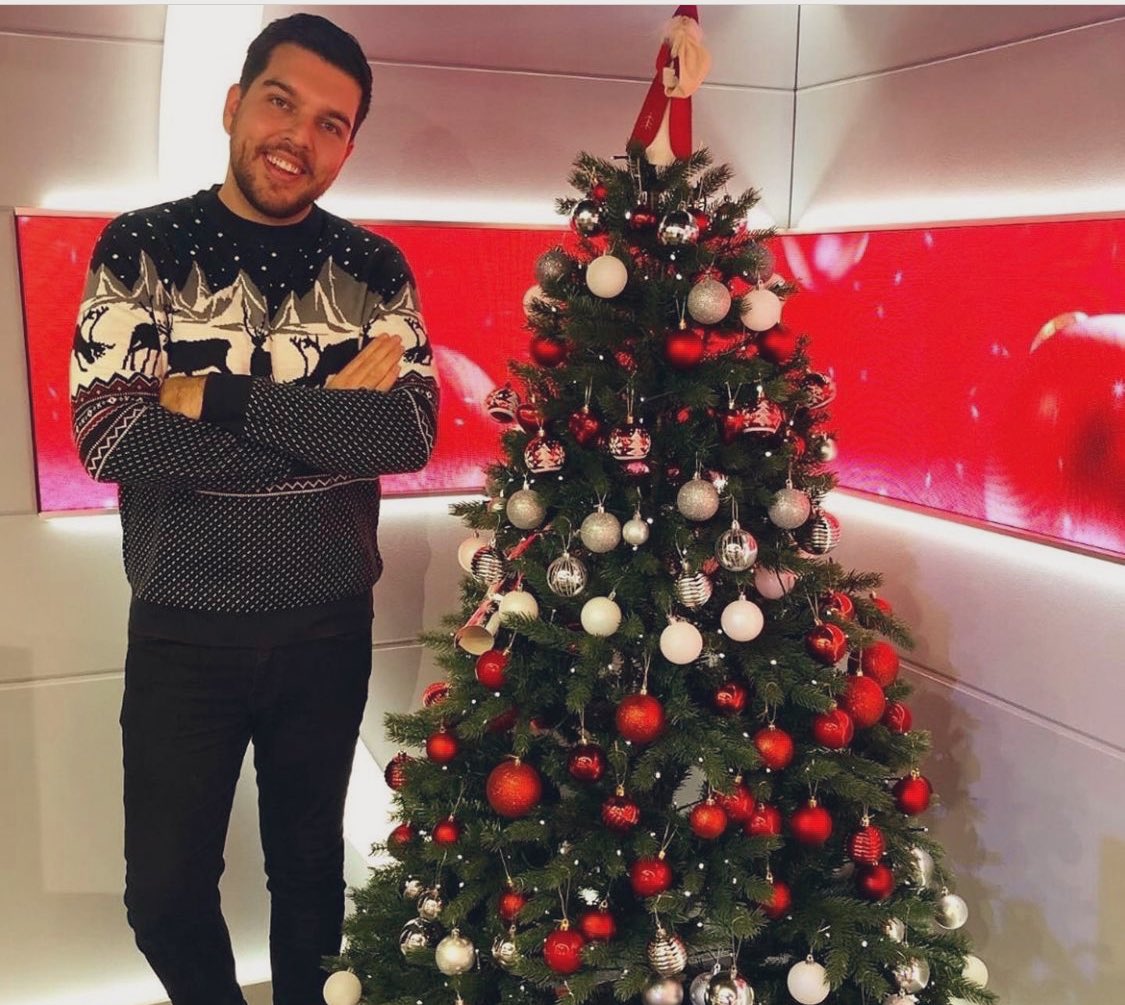JonnyMeah's tweet image. Little last minute appearance, this week!
On @thisisheart00s, every morning, 6-10am til Friday…
Then this weekend 8am-12pm, including Christmas Day!! So we’ll get to celebrate together 😍🙌
