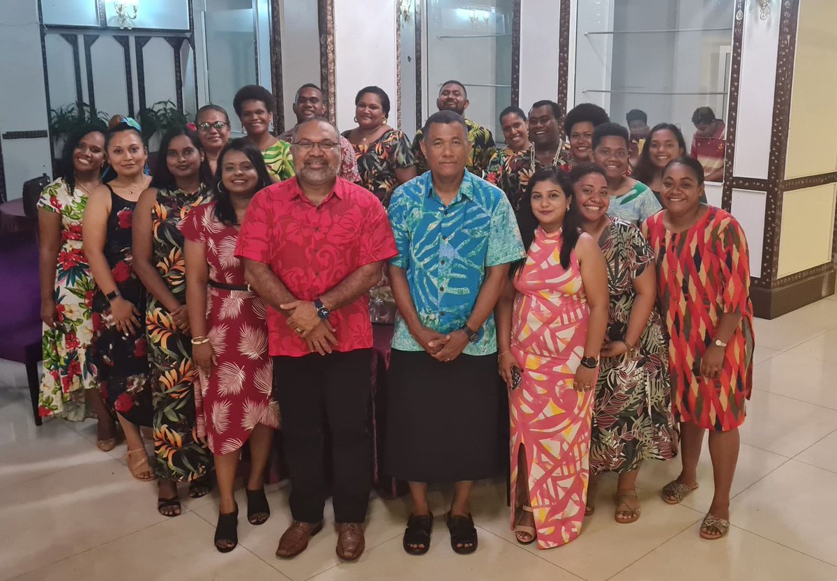 Dean's Dinner will be a memorable one  as we were dining on the bottom floor and the announcement of the coalition  of the three party was taking place upstairs that bore the New Government.❤️🇫🇯