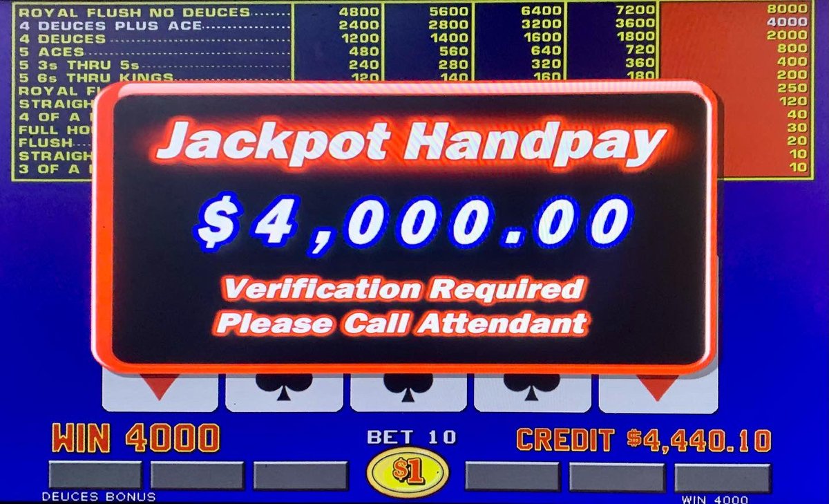 BlueOxTavern's tweet photo. Chelsea, Pouring and Paying 🍻💰
#deucesbonus #jackpothandpay #4ducesplusace #win4000 #blueoxtavern https://t.co/tdu1u689JQ