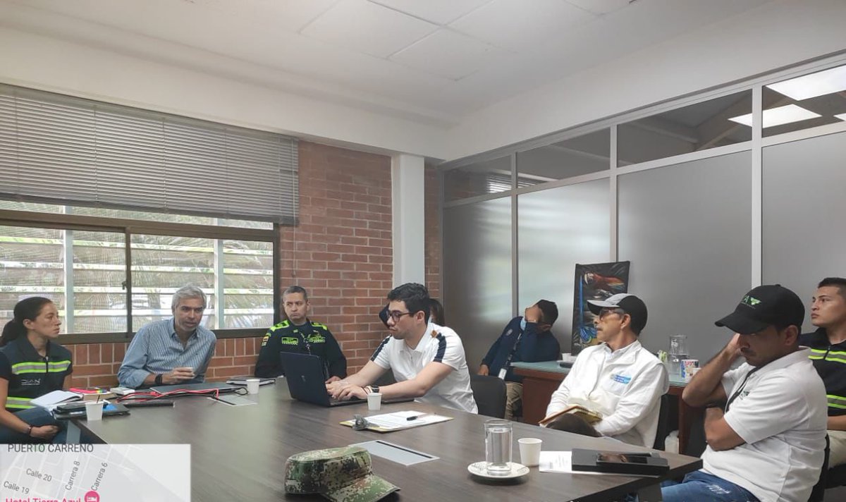PoliciaVichada's tweet photo. Se realizo reunión en compañía de @COL_EJERCITO @MigracionCol @DIANColombia @ICA e inspector fluvial, donde se trataron temas de mejora de la infraestructura y medidas sanitarias  para la apertura de los puntos fronterizos. 
#DiosYPatria #EsUnHonorSerPolicía https://t.co/biyzF1iWzE