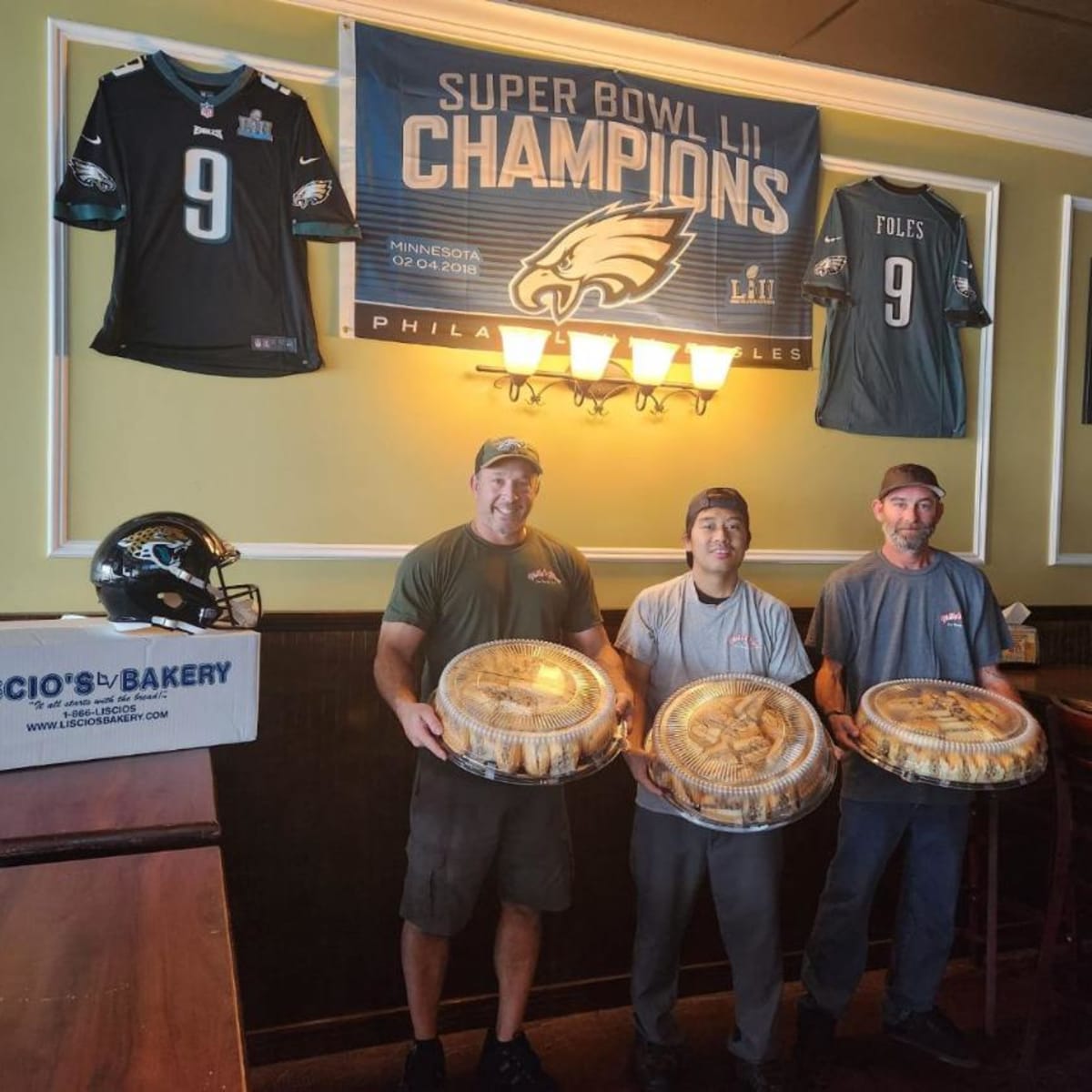 Philadelphia Eagles called a local cheesesteak shop called Phillys Finest in Jacksonville and ordered 35 cheesesteaks and 25 fries for Doug Peterson and staff as a thank you for beating the Dallas Cowboys.