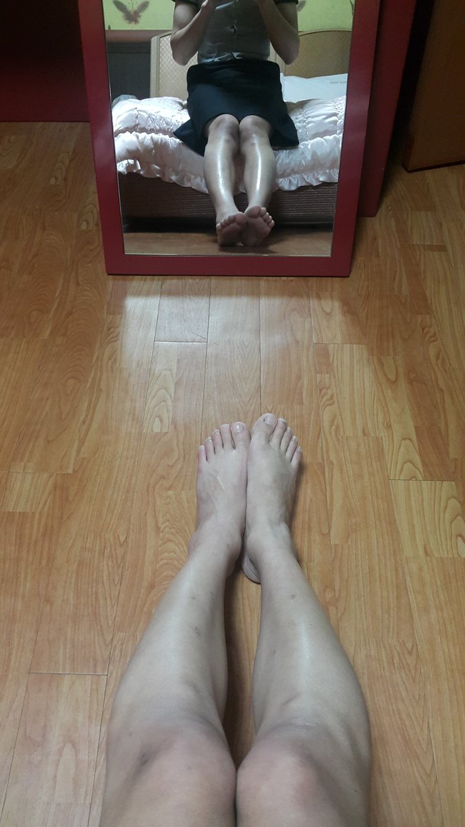 25살 때 한참 멋모를 때 시디 했던 사진이네요
감상은 좋은데 리트윗 하지 말아주세요^^~~.. 저 땐 종아리가 무척이나 예뻤네요..ㅠ