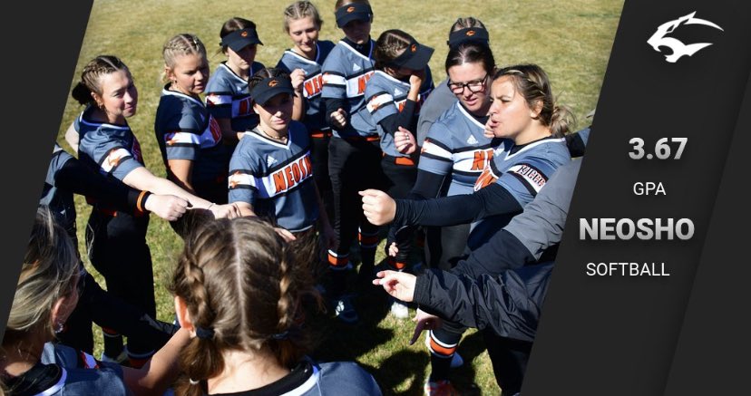 GoNeoshoSoftbal's tweet photo. Student athletes. Neosho softball strives to be successful with everything we do, in the classroom and on field. We had 12 girls receive 4.0s this semester! #OwnTheSho https://t.co/OinB8cIC2q