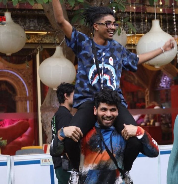 OfficialZeesh's tweet photo. Best Bond in #BiggBoss16  

#ShivThakare 
#MCStan
Or
#PriyankaChaharChoudhary 
#AnkitGupta

Retweet                               Like https://t.co/mWvUTpNr5E
