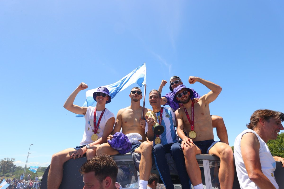 AcunaMarcos17's tweet image. Muchas gracias a todos por estar!! Fue un día inolvidable 🇦🇷🏆🤍 CAMPEONES