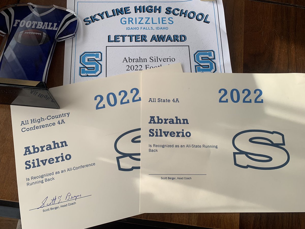 Capped off the Season at our Team Banquet. Earned All-State honors and All-Conference alongside my 4th Varsity Letter. Can’t wait to finally get our third ring!! @CoachAndersonMT @Coach__Hunter @CodyHawkins @gnduff @CoachConley66 @CoachKyleSamson @CoachPPeterson @coachscottyd