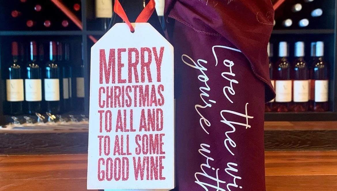 Have yourself a Merry little Christmas with #vanarnamvineyards!