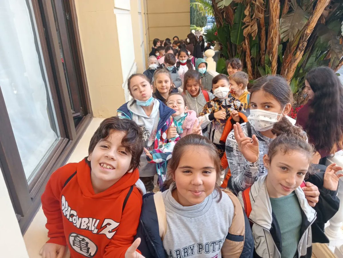 CEIPJabega's tweet photo. Ayer lunes nuestro alumnado de Primaria realizó la ya tradicional visita a los Belenes de Málaga.
Se lo pasaron muy bien,os dejamos unas fotos de esta salida navideña https://t.co/0R9BloLN46