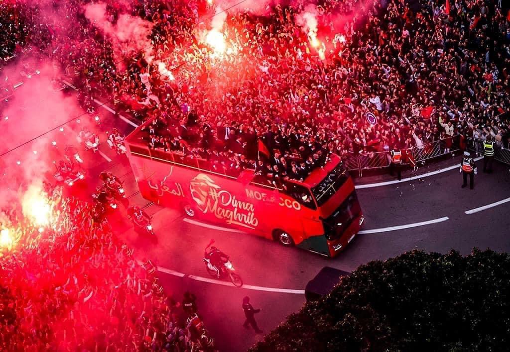 footynews129's tweet photo. 🇲🇦 Morocco are back home! And what a reception they’ve received. #FIFAWorldCup https://t.co/huuKYEgxXK