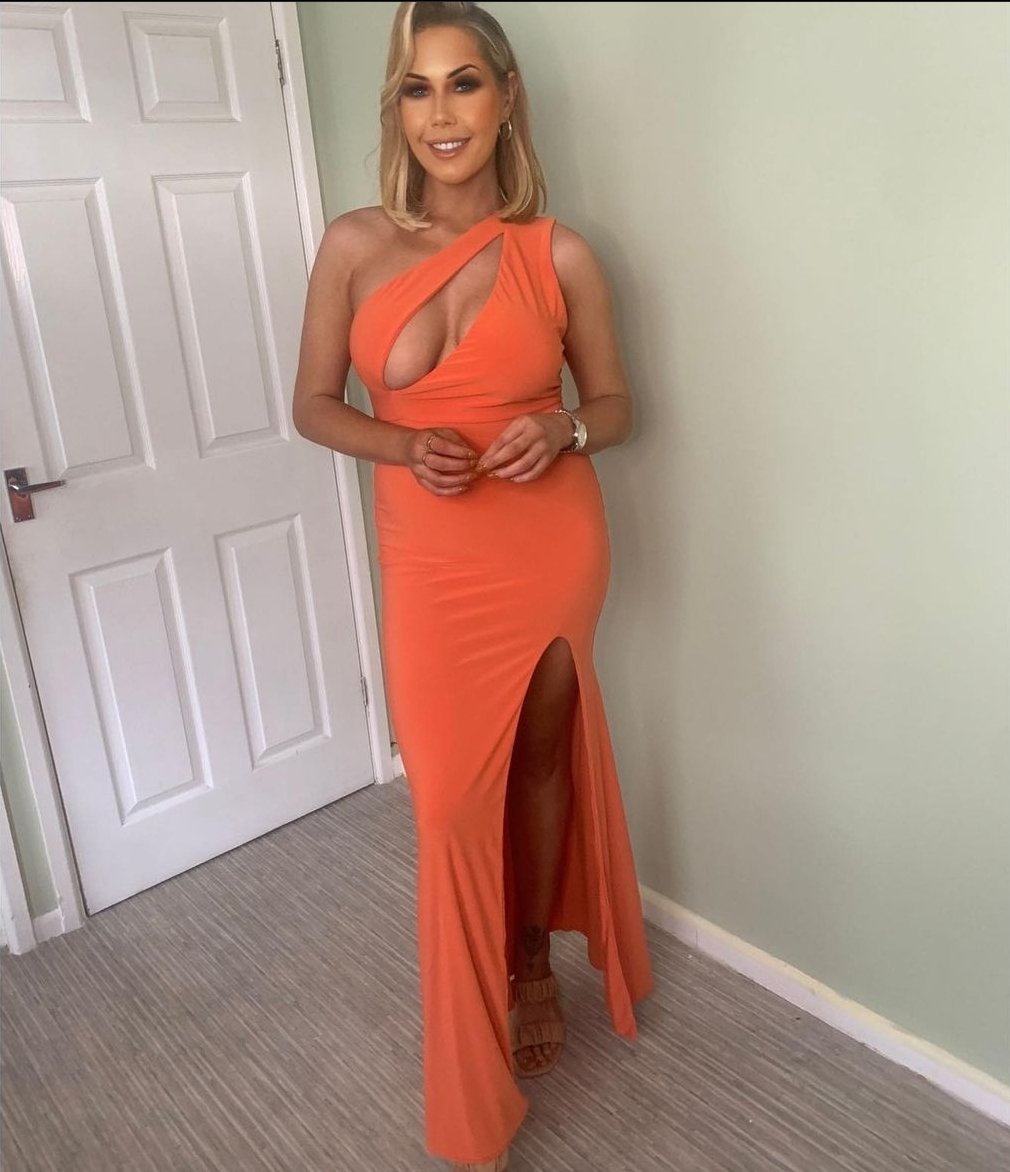UKPresenters's tweet photo. #HayleyPearce https://t.co/mQwYFLOjwW