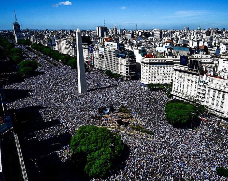En Argentina nací, tierra de Diego y Lionel, de los Pibes de Malvinas que jamás olvidaré