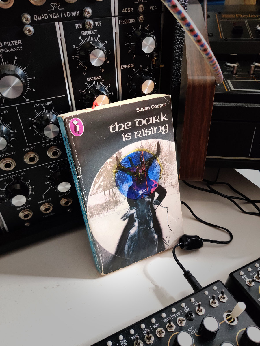 Everyone ready?

#TheDarkIsRising #TheDarkIsReading #TDIR #radiophonic #soundtrackalbum #MidwintersEve #CastlesInSpace #CiSsubscriptionlibrary #vinylrerelease #comingsoon