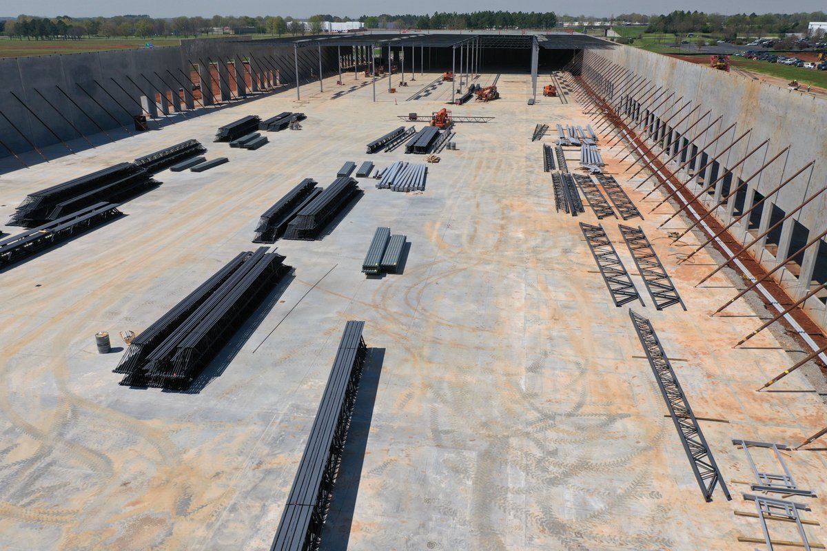Cooper_Builds's tweet photo. Congratulations to our Huntsville team that won an Excellence in Construction Award for this beautiful build-to-suit project!
#cooperconstructionco #generalcontractor #jimcooperconstructioncompany #designbuildcontractor #commercialconstruction #industrialconstruction https://t.co/sT10naaCbG