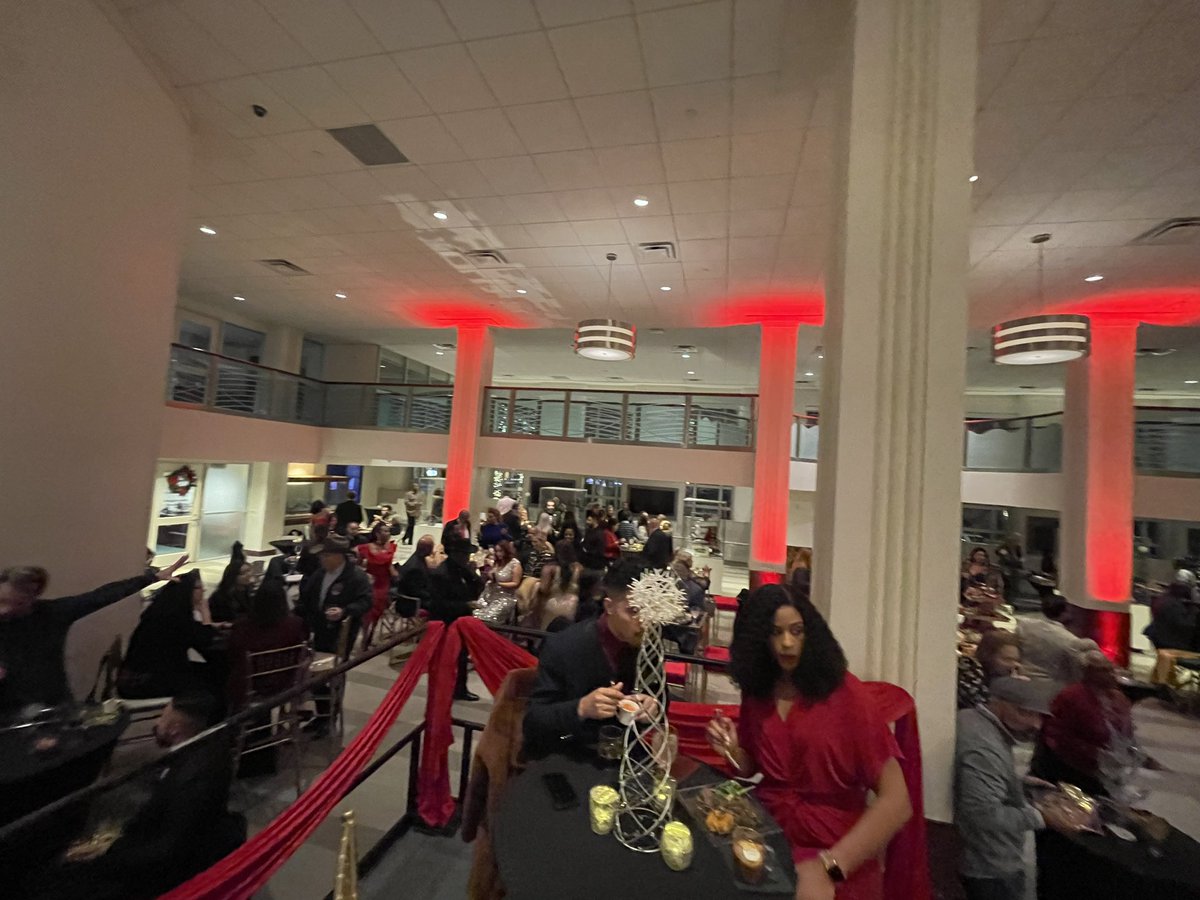 We had a blast at @HouMayor <a href="/SylvesterTurner/">Sylvester Turner</a>’s Media Holiday Party! 🎄 A huge s/o to <a href="/IAmMaryBenton/">Mary Benton</a> for always keeping the Houston Style team in the loop! 

#happyholidays #media #pr #HOUNews #HSMNews