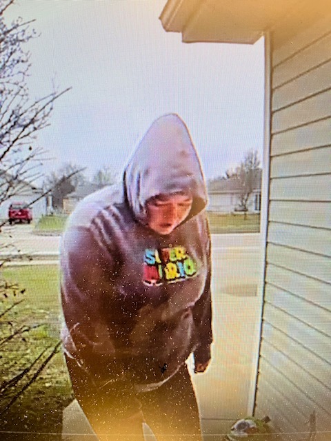 ColumbiaPD's tweet photo. We're asking for your help to identify this individual in relation to a reported package theft on Dec. 20 in the area of Geyser Boulevard.

Anyone can contact CPD at 573-874-7652. To provide information without a name or number, call CrimeStoppers at 573-875-8477. https://t.co/OMM9rNjB2Y