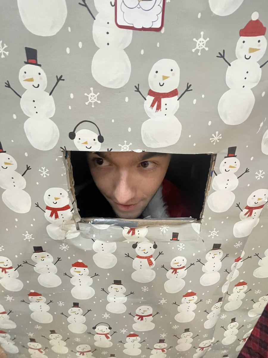 don’t forget it’s christmas night, show up in your best christmas gear!