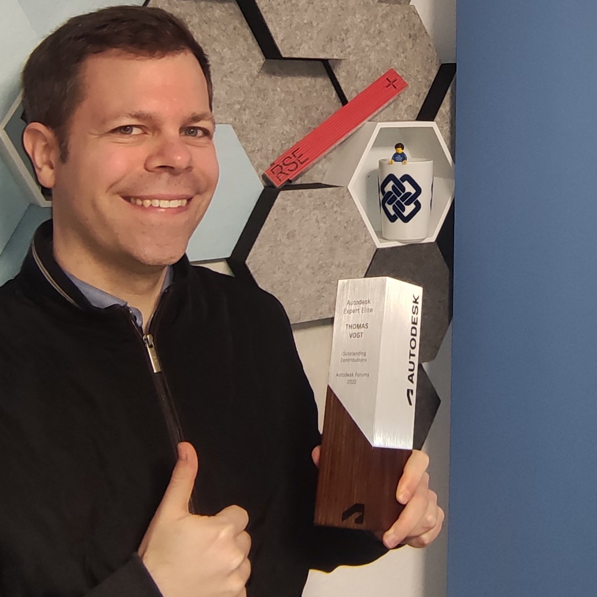 I'm very honored for receiving an <a href="/Autodesk_DE/">Autodesk Deutschland</a>  Expert Elite Award for Outstanding Contributions! I always try to push the limits, at RSE+, at my consultancy <a href="/EnjoyBIM/">EnjoyBIM.de</a>, at the #Autodesk forums, at events or at the University of Applied Science Stuttgart. Thank you and cu all 2023