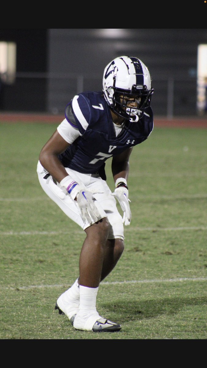 • 202 Coverage Snaps 
• 11 Catches 
• 24 Targets
• 76 Yards Allowed 
• 11 Pass Breakups 
• 1 Interception