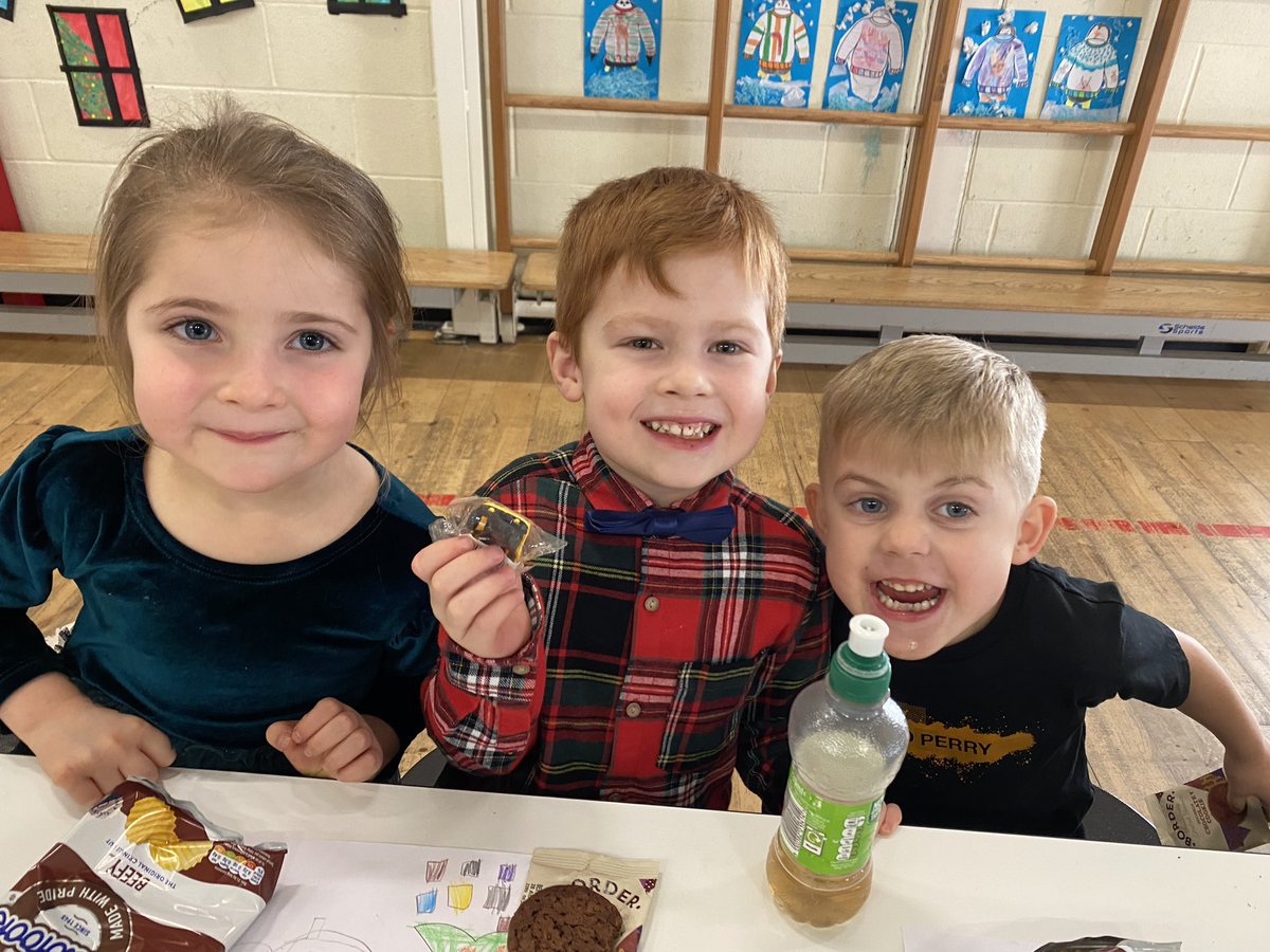 We love a Christmas Party in P1B. Dancing, games and special treats = lots of fun. We are definitely ready for the big day now!! <a href="/SimpsonPrimary/">Simpson Primary</a>