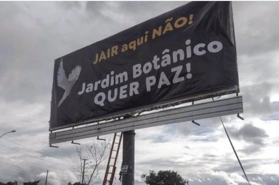 barthy_dan's tweet photo. Vizinho indesejado! Bairro em Brasília põe outdoor pra se ver livre do Bozo.
#jairaquinao #forajair https://t.co/VmRXld7IHu
