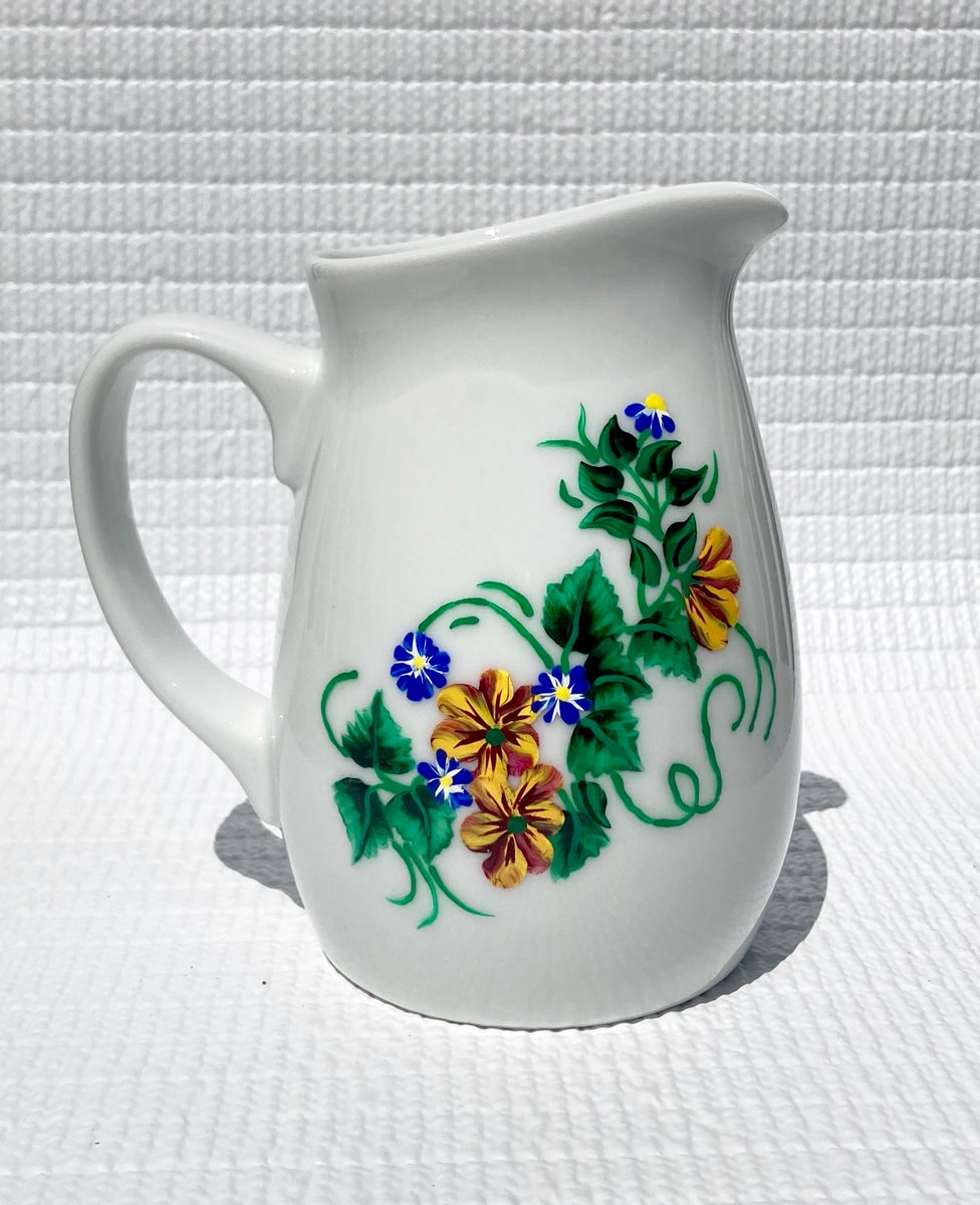 ipaintitpretty's tweet photo. https://t.co/EVI5KoCPo7 #creamer #milkpitcher #etsyfinds #TMTinsta #homedecor #giftsforher #etsy https://t.co/TWiHzyLqgs