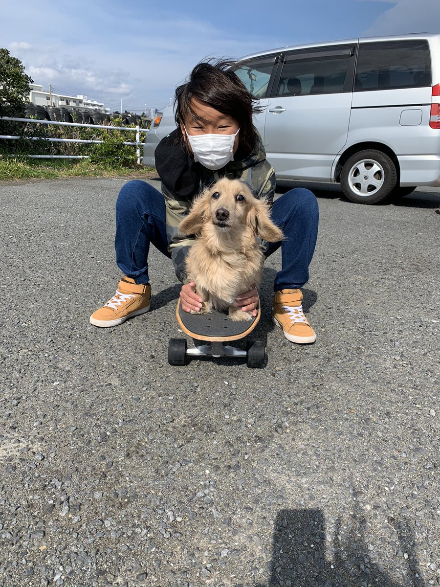 KaukaiAloha's tweet photo. 15年間ありがとう。
最後は家族みんなに見守られて苦しむ事なく安らかに眠るように。。
いつも当たり前のように一緒にいたけどやっぱり当たり前のことなんてないんだ。
もっともっと日々大切に生きなきゃと改めて思わせてくれたね。
頑張らなきゃ。
こたろうまたね。 https://t.co/C53w48Idff